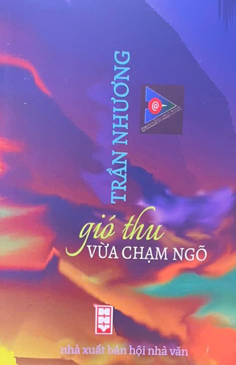 GIÓ THU VỪA CHẠM NGÕ